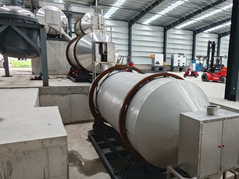 復(fù)合肥包衣生產(chǎn)線安裝現(xiàn)場